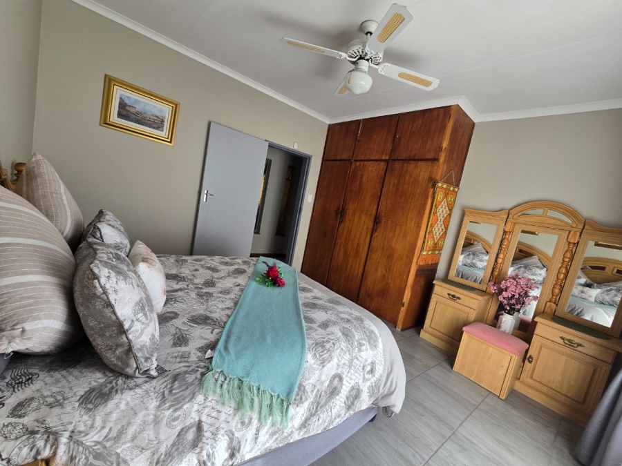 8 Bedroom Property for Sale in Grimbeeck Park North West